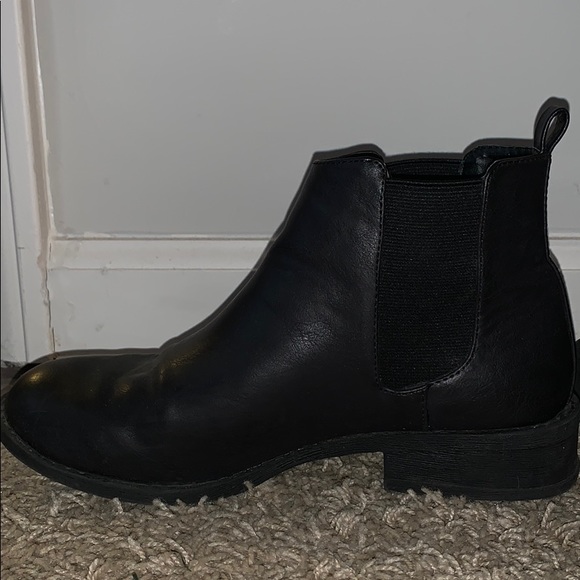 Black booties - Picture 2 of 2